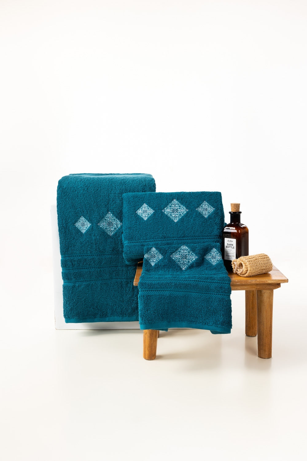 Enamel Combed Embroidered Towel
