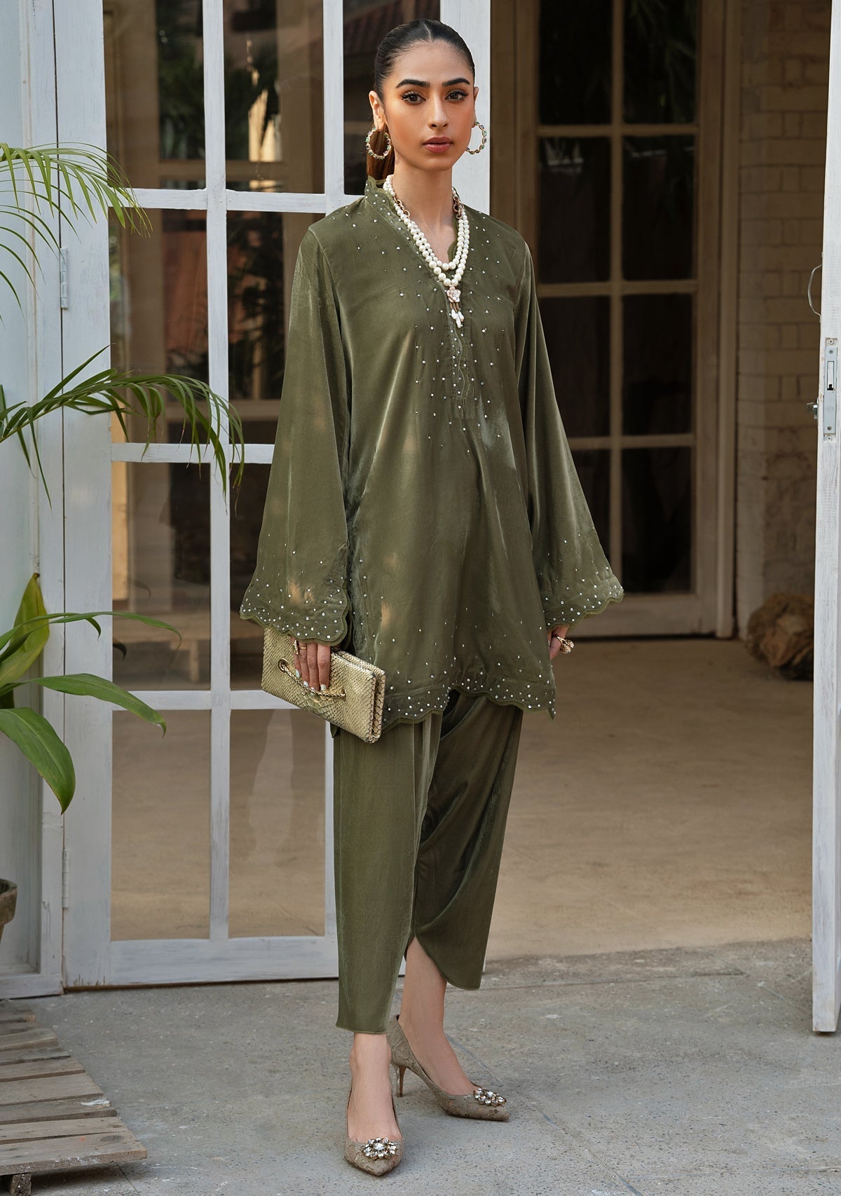 https://cdn.shopify.com/s/files/1/0676/8177/9968/products/enya1_2762fa8f-e129-4c86-8514-fb37df9354bd.jpg?v=1708638941