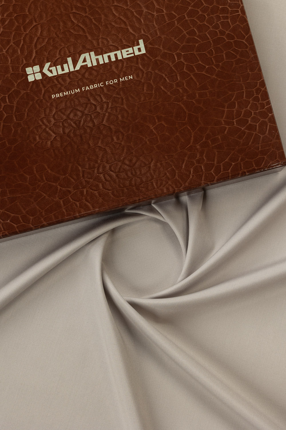 Essenza Unstitched Fabric Blended With Gift Box