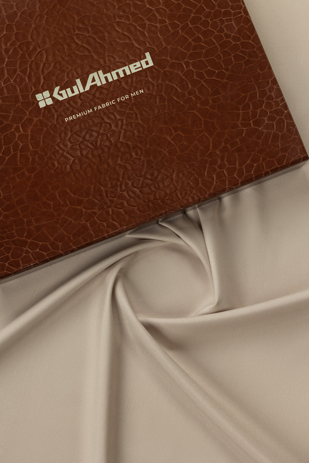 Essenza Unstitched Fabric Blended With Gift Box