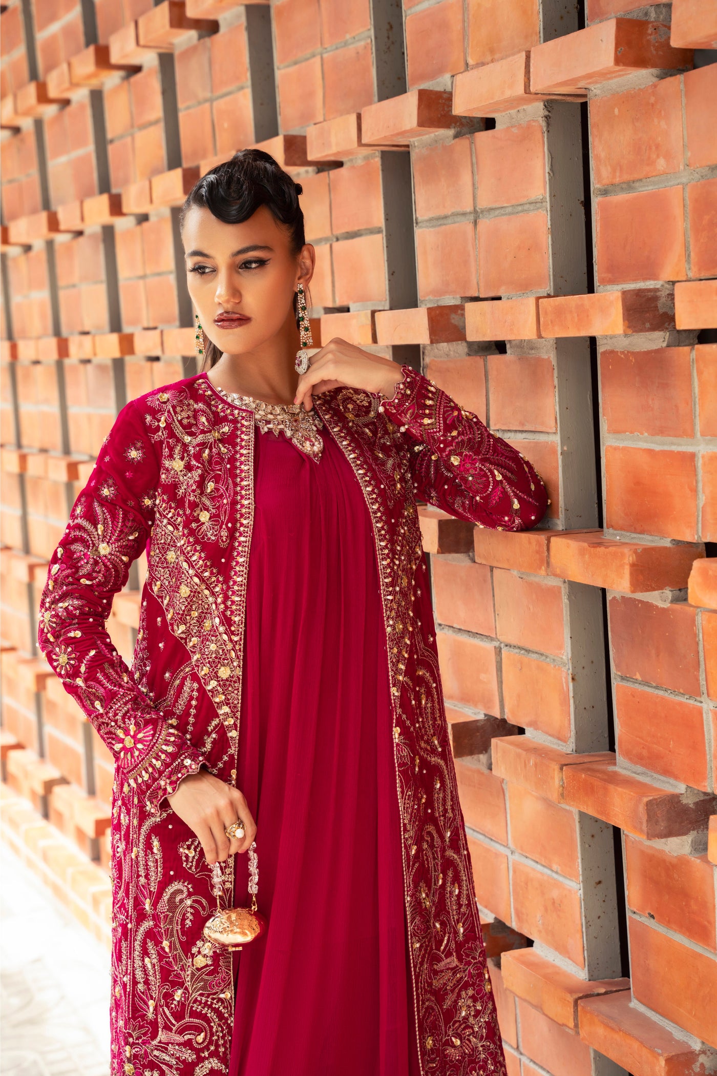 https://cdn.shopify.com/s/files/1/0523/4327/5696/files/eve-velvet-jacket-chiffon-inner-dress-mysie-2.jpg?v=1761061216