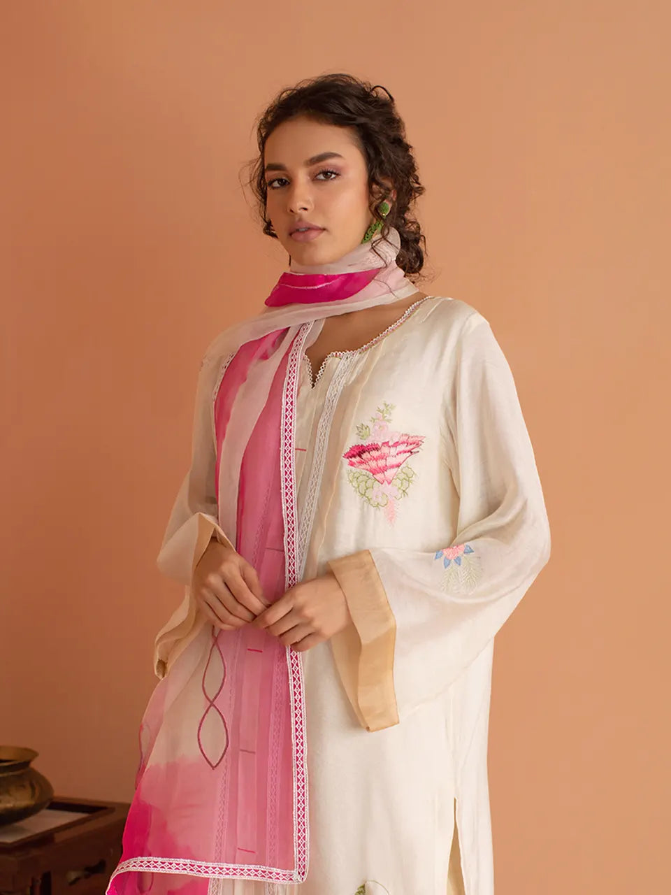 White and Fuschia Duppatta