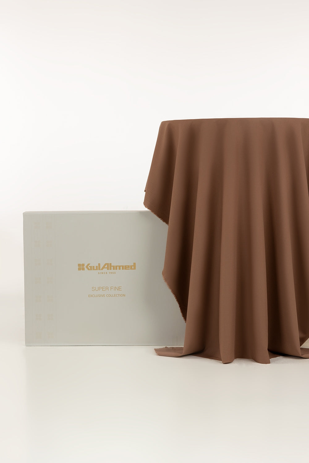 Faramond Unstitched Fabric Blended With Gift Box