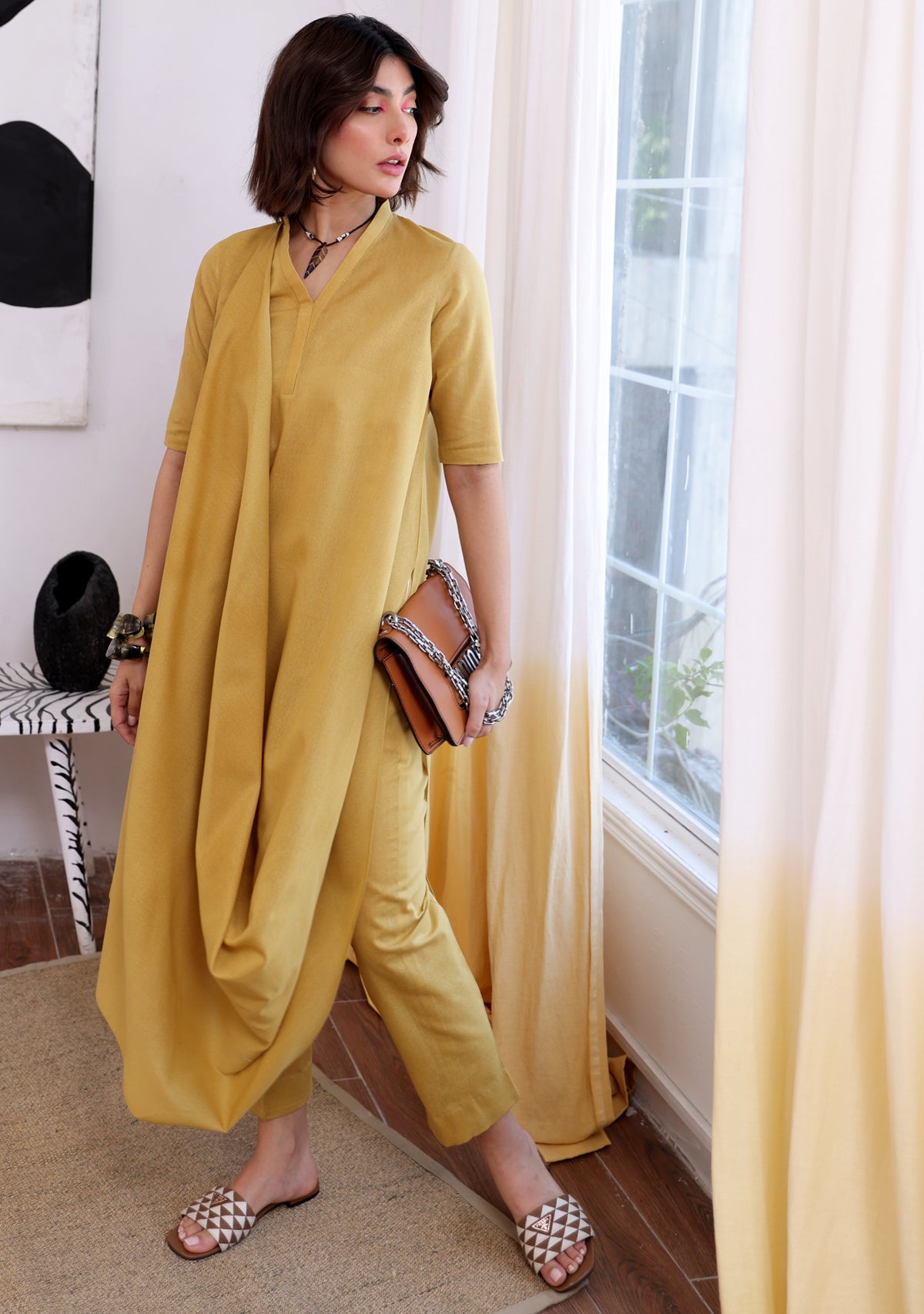 https://cdn.shopify.com/s/files/1/0676/8177/9968/files/fariya2.jpg?v=1714826718