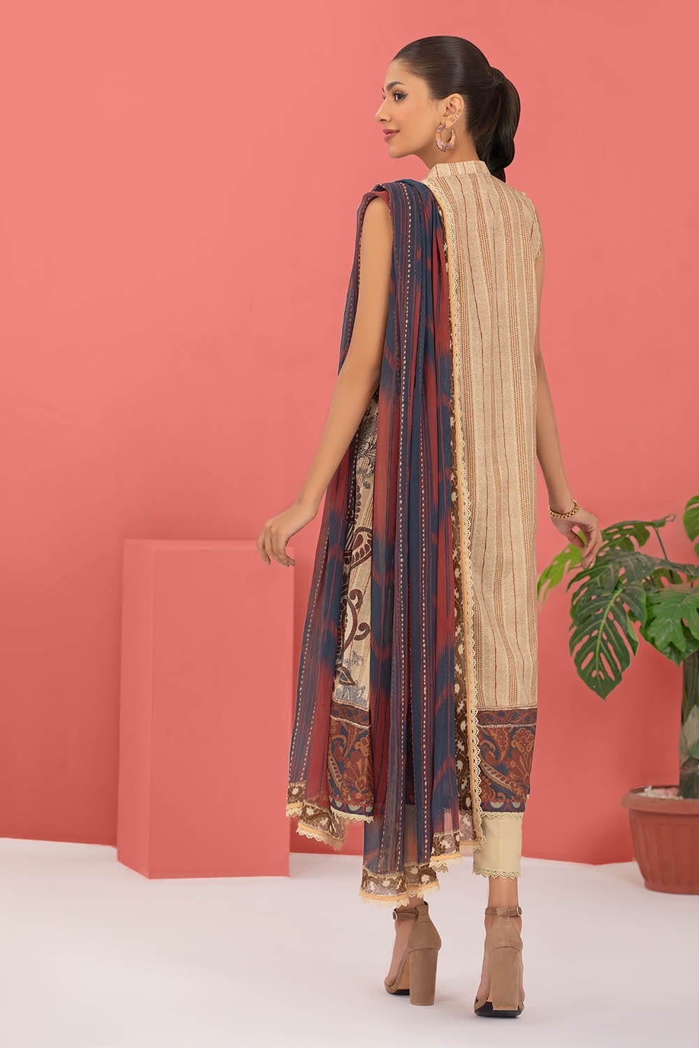 3 Piece Crepe Silk Unstitched Suit