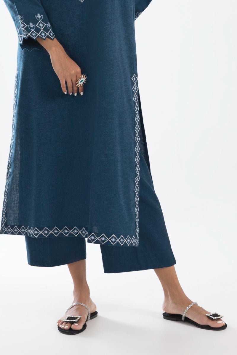 https://cdn.shopify.com/s/files/1/0740/1753/8280/files/fw23trd103_1_594c1329-b338-43bf-a89c-704ac600883b.jpg?v=1756732944