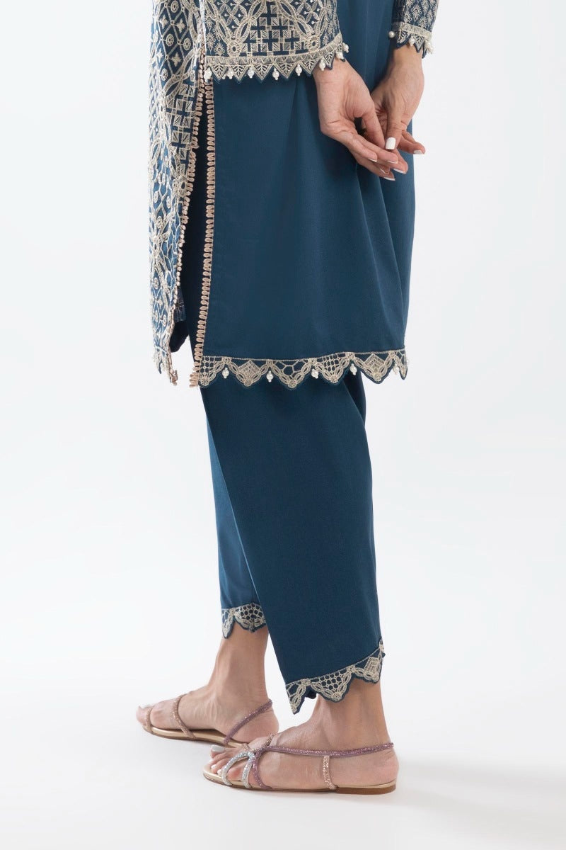 https://cdn.shopify.com/s/files/1/0740/1753/8280/files/fw23trd229ese_2.jpg?v=1756732941