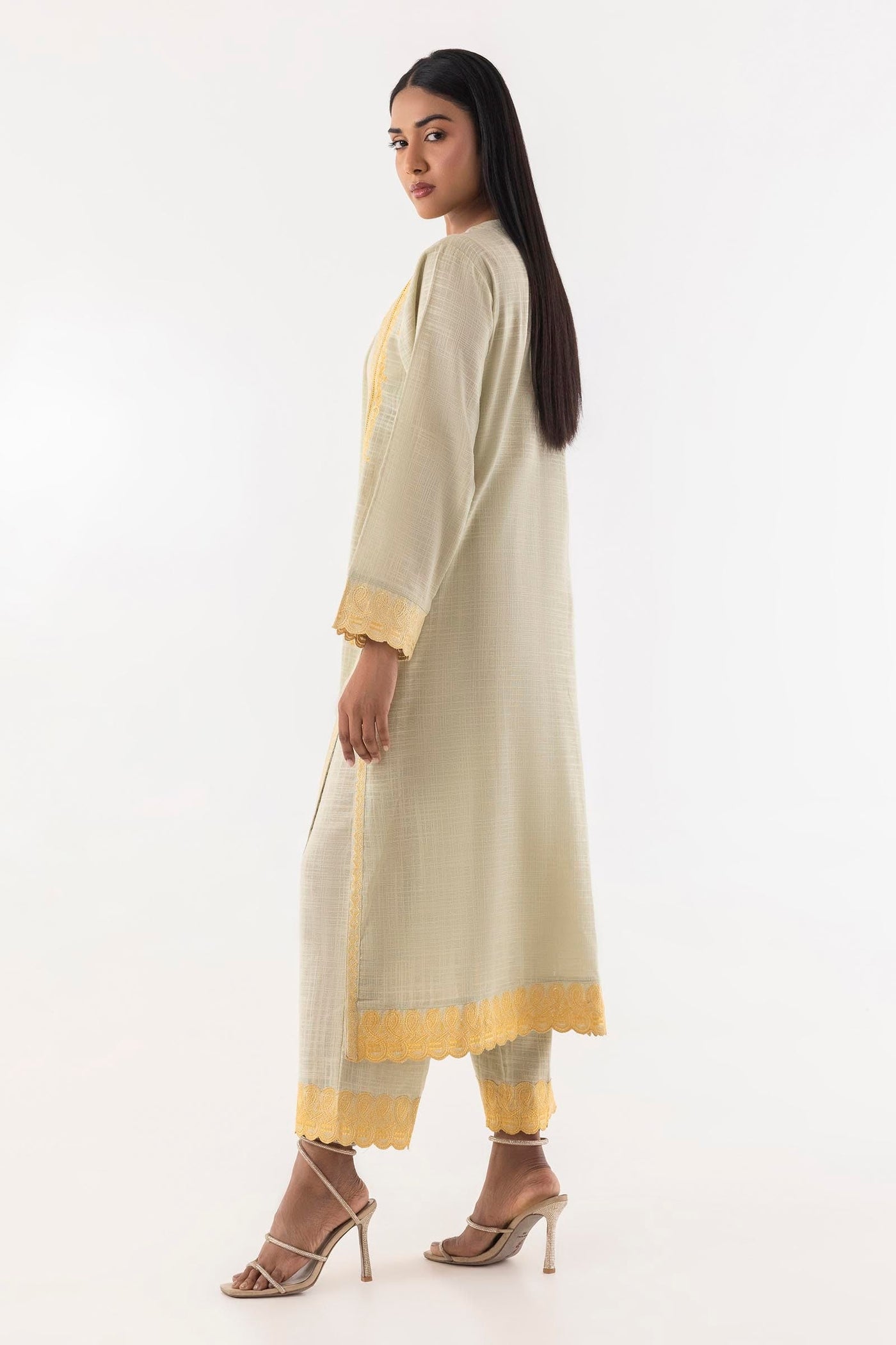 https://cdn.shopify.com/s/files/1/0740/1753/8280/files/fw24sge551_2.jpg?v=1756732751