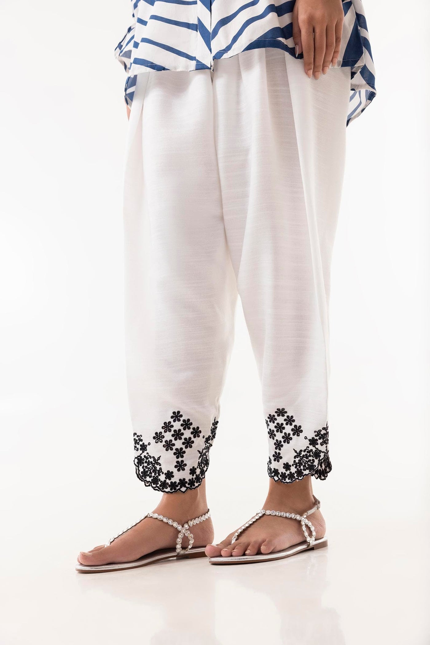 https://cdn.shopify.com/s/files/1/0740/1753/8280/files/fw24trd134_2_6c8d5c2b-b9eb-47c5-b060-599c9142d949.jpg?v=1756732717
