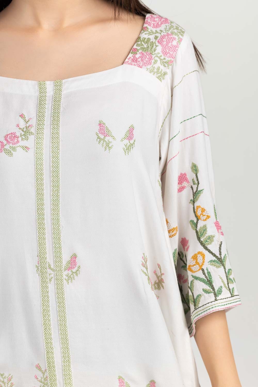 Embroidered Twill Viscose Kurti