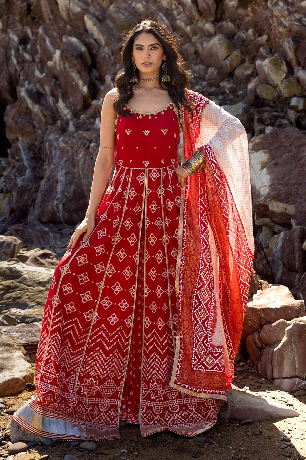 3 Piece Unstitched Zari Embroidered Lawn Suit With Gold Lacquer Printed Lawn Dupatta