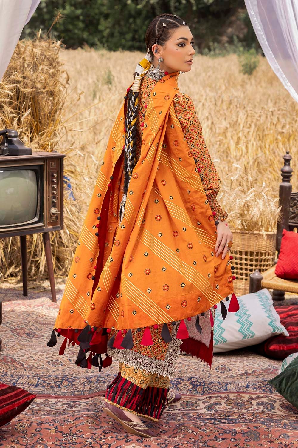 3 Piece Unstitched Embroidered Gold Printed Lawn Suit