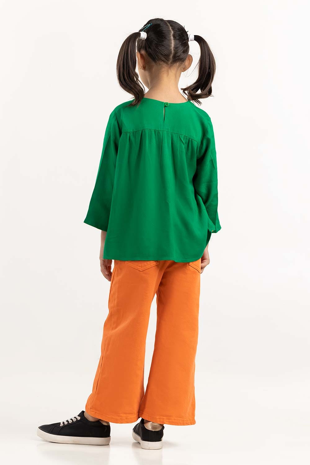https://cdn.shopify.com/s/files/1/0706/3253/8159/files/green_viscose_blouse_with_full_sleeves_224-617-015_4.jpg?v=1758454662