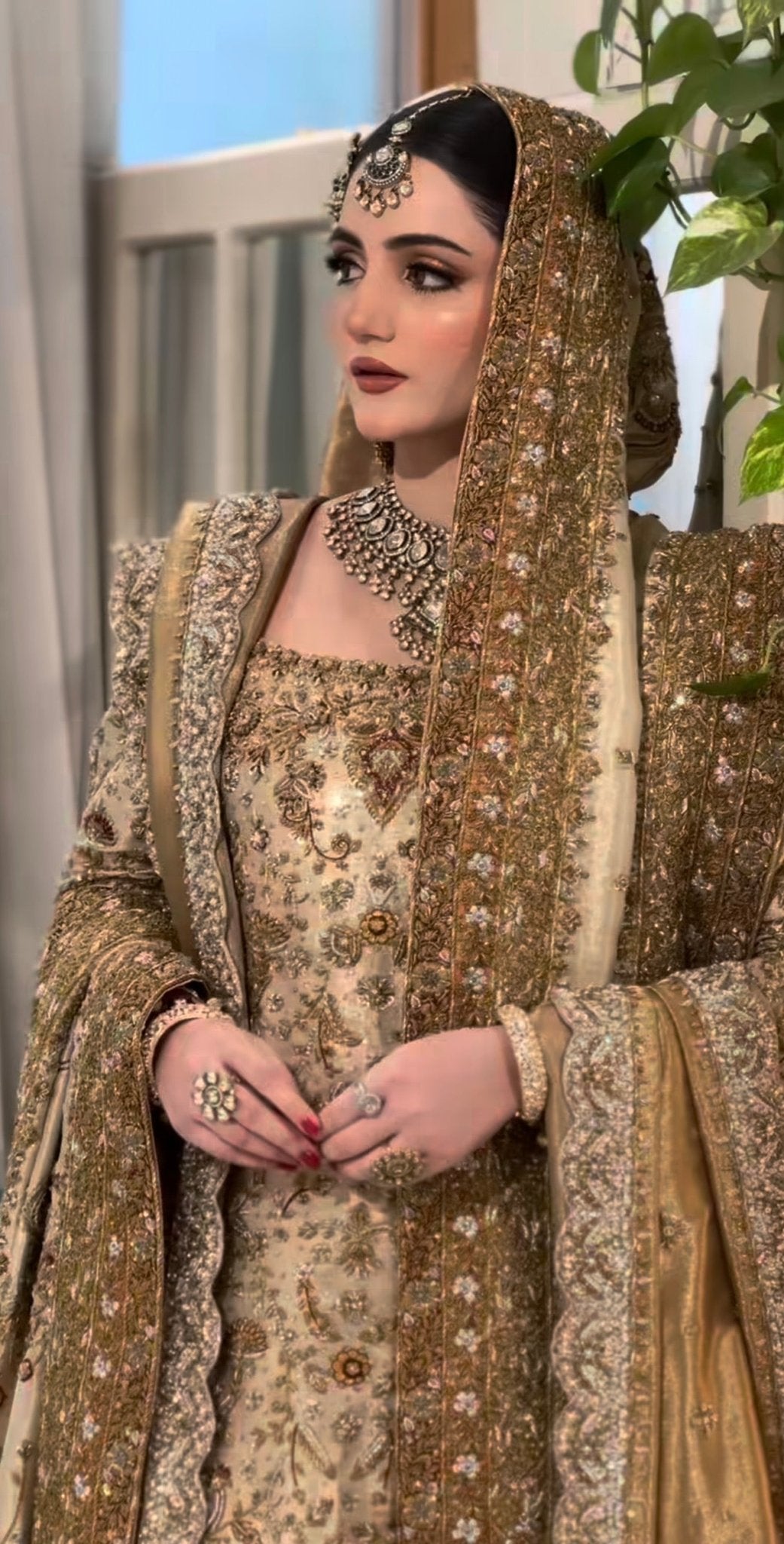 Haris Shakeel – Maharani Ivory Gold Style