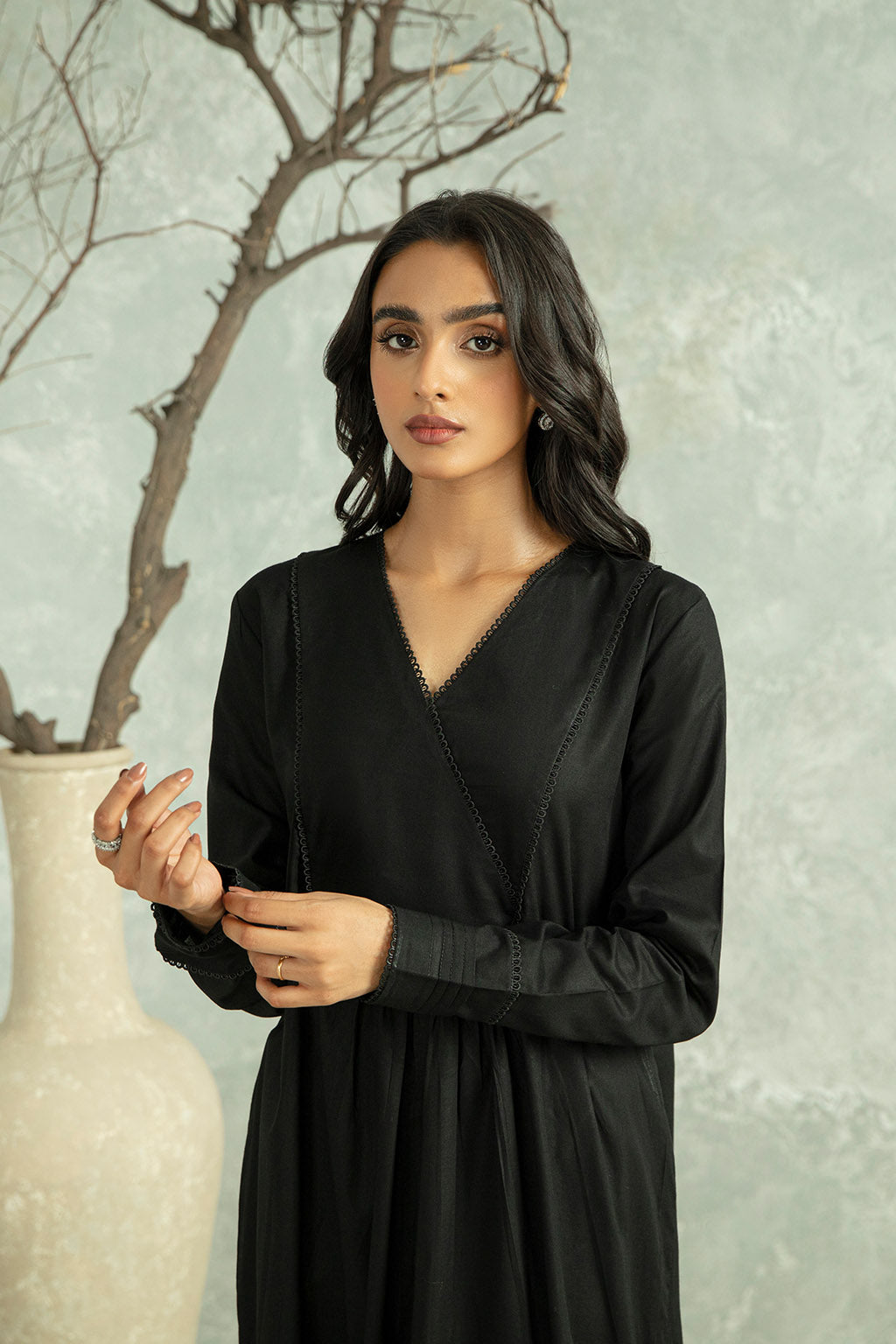 https://cdn.shopify.com/s/files/1/0019/7217/4947/files/htutjuj.jpg?v=1764582186