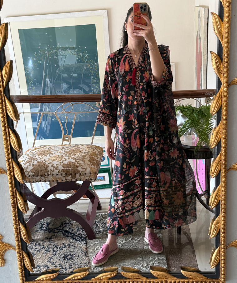 Black Kaani Shawl Print
