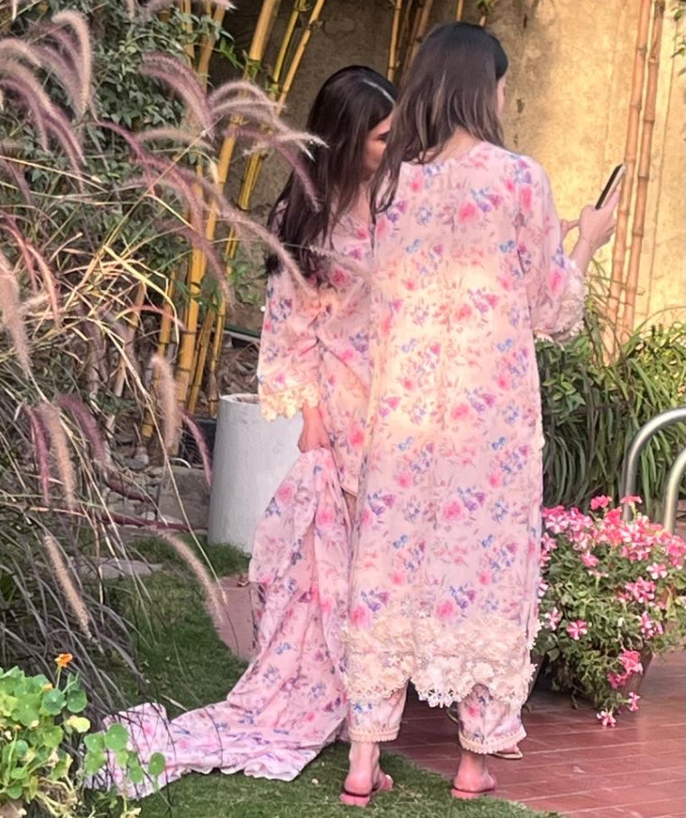 Blush Lace (Long)
