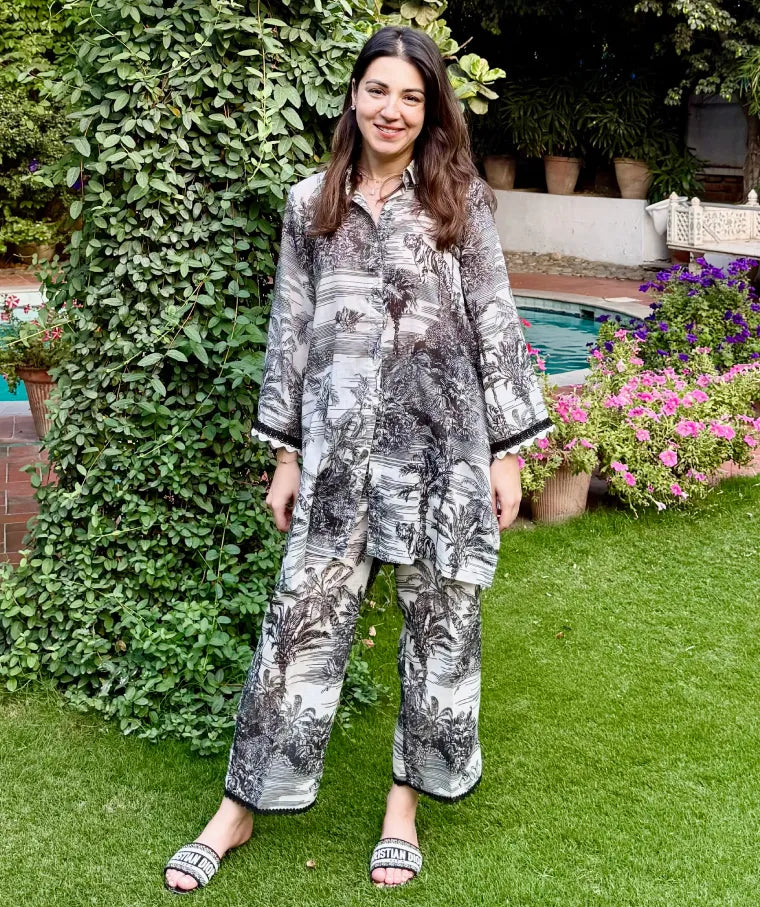 Its a Jungle Out there (Black) (Unstitched)