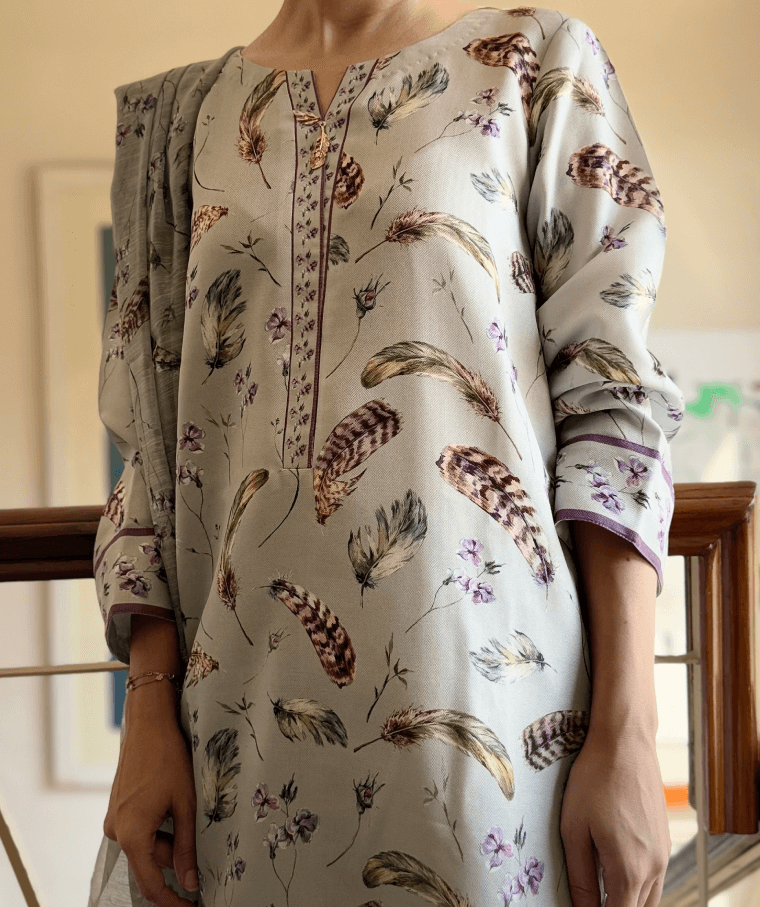 https://cdn.shopify.com/s/files/1/0580/8010/0412/files/humadilnawaz-feather-print-with-rose-buds-03.png?v=1761934074