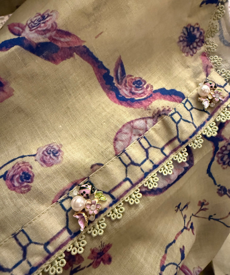 https://cdn.shopify.com/s/files/1/0580/8010/0412/files/humadilnawaz-lantern-blossom-06.jpg?v=1770746963