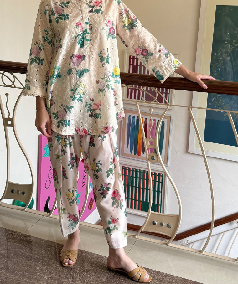 Peach Bunches on Chikan (Unstitched)