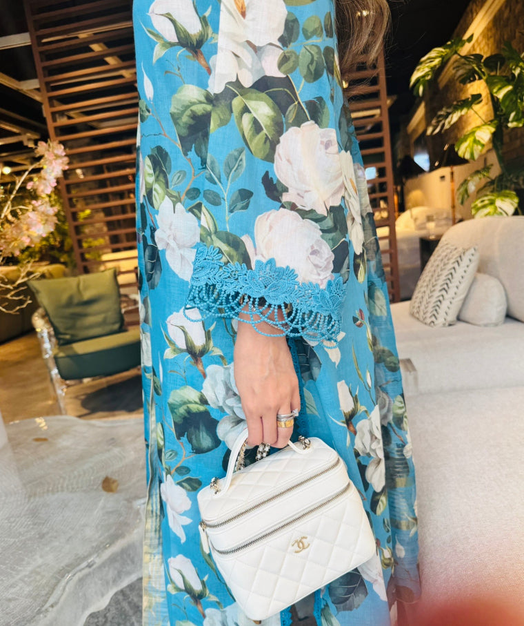 White Roses on Blue