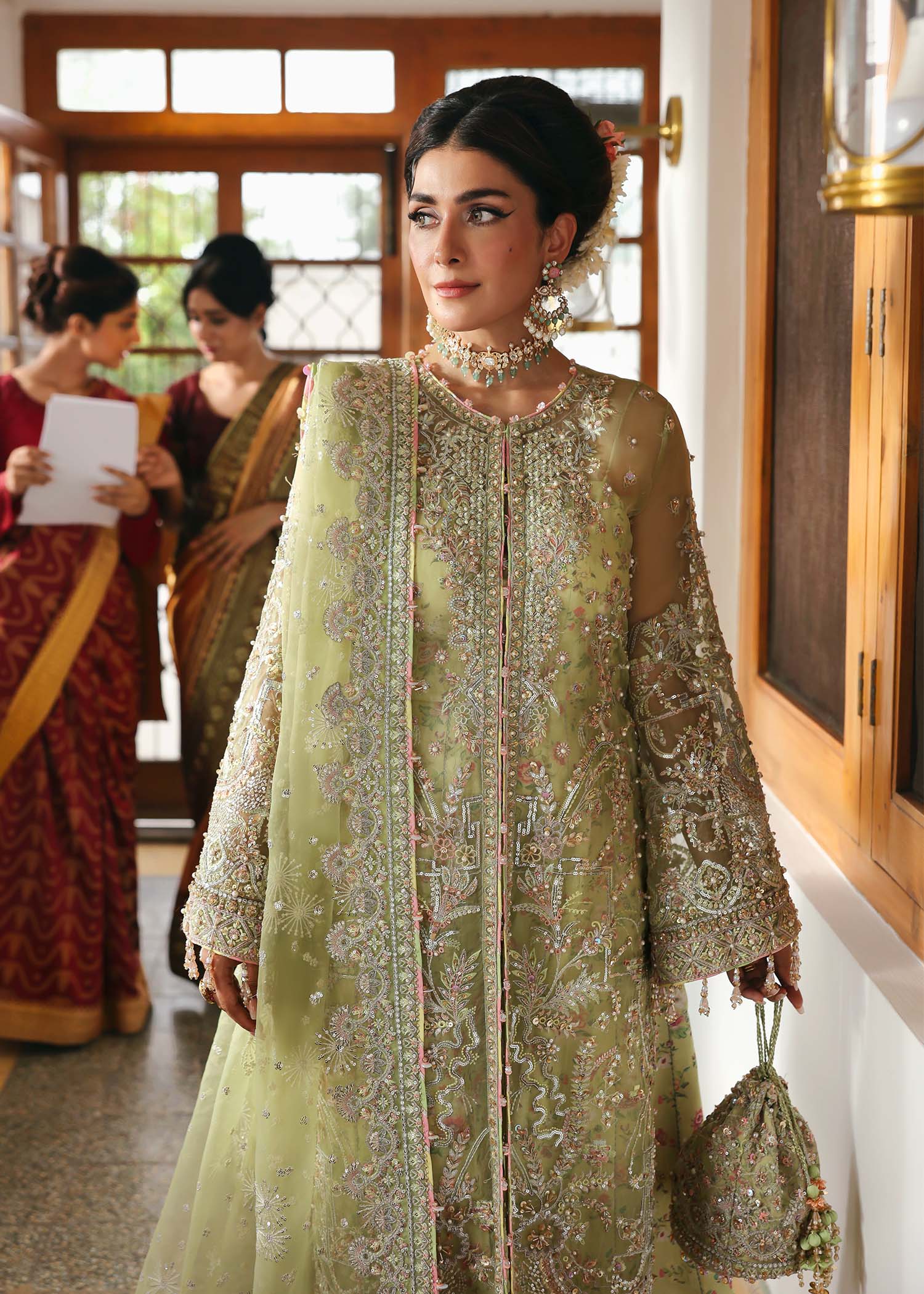 Pakiza - Stitched