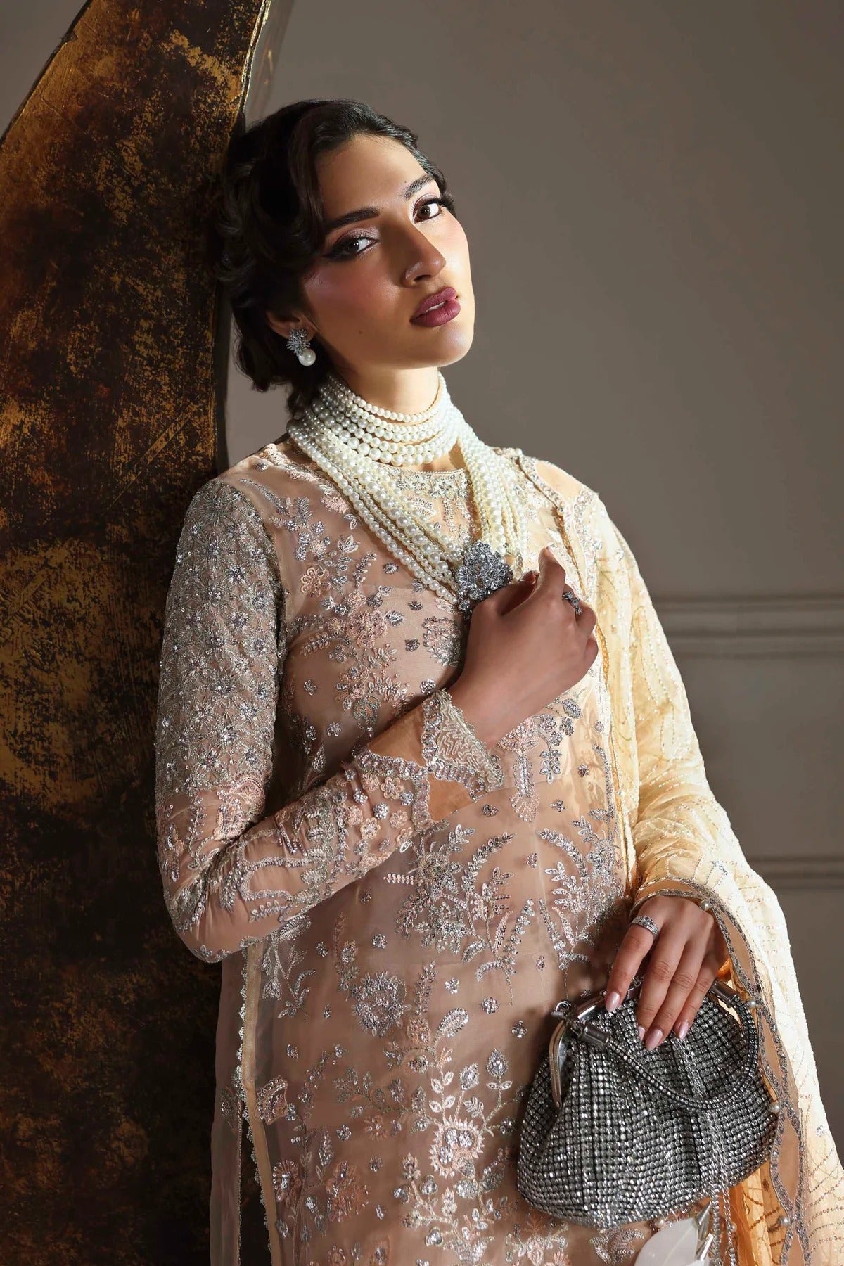 Akbar Aslam – Aabroza Style