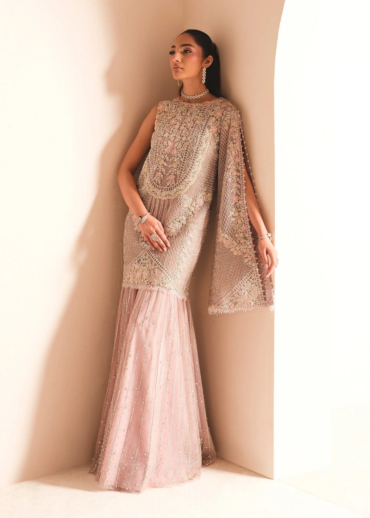 Saira Shakira – Lush Style AC-83