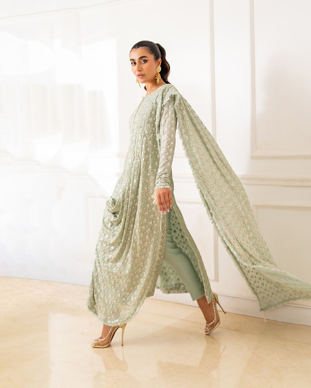 https://cdn.shopify.com/s/files/1/0923/1931/8403/files/inara-festive-edit25-by-alizay-saad-442207_53ba83ba-685f-4251-acc7-8fcd966e772e.jpg?v=1756725109