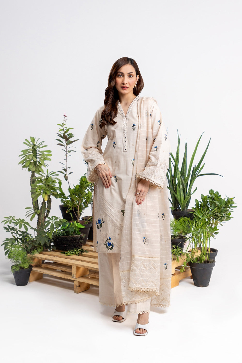 3 Piece Embroidered Cross Slub Suit