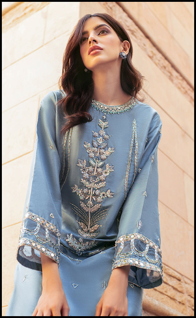https://cdn.shopify.com/s/files/1/0560/5431/7229/products/iris-blue-luxury-240138.jpg?v=1664394598