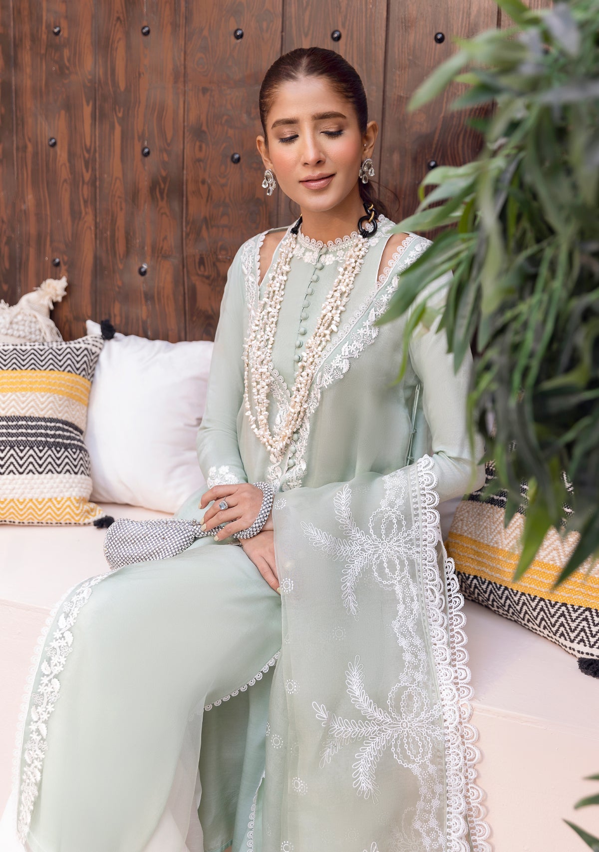 https://cdn.shopify.com/s/files/1/0524/2070/6504/products/jahanaram3.jpg?v=1752232745