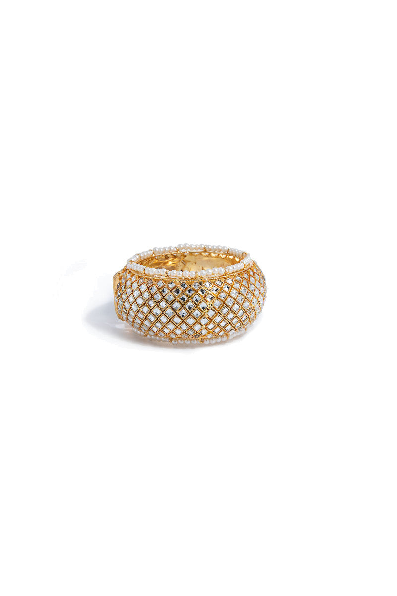 https://cdn.shopify.com/s/files/1/0620/8788/9062/products/jbn-011-goldd.jpg?v=1672340990