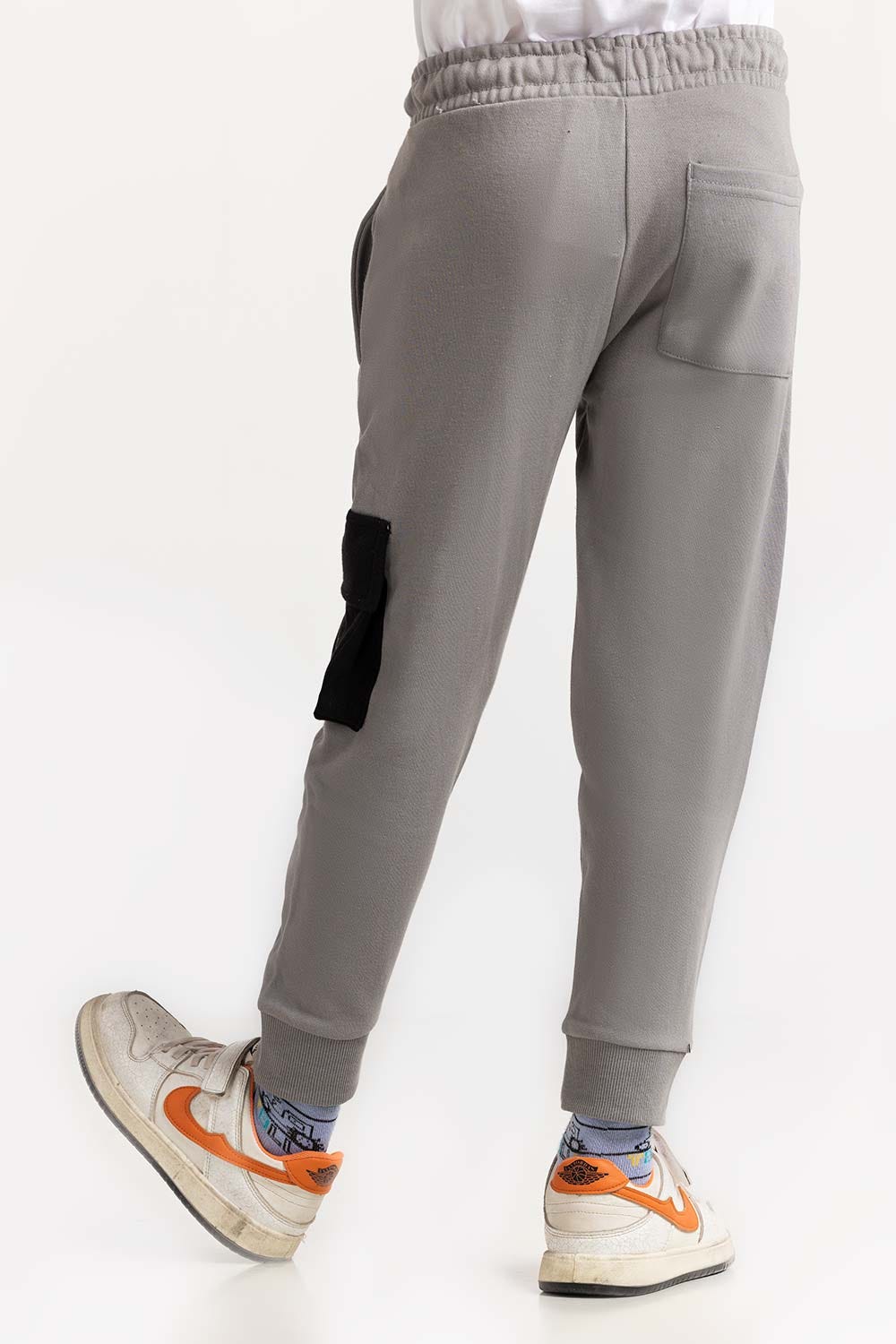 https://cdn.shopify.com/s/files/1/0706/3253/8159/files/junior_boys_grey_trouser_224-320-003_4.jpg?v=1758454854