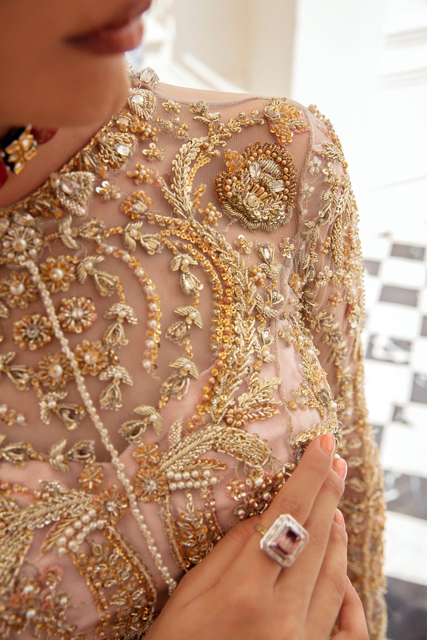 https://cdn.shopify.com/s/files/1/0523/4327/5696/products/kahlo-pakistani-bridal-lehnga-mysie-3.jpg?v=1758018027