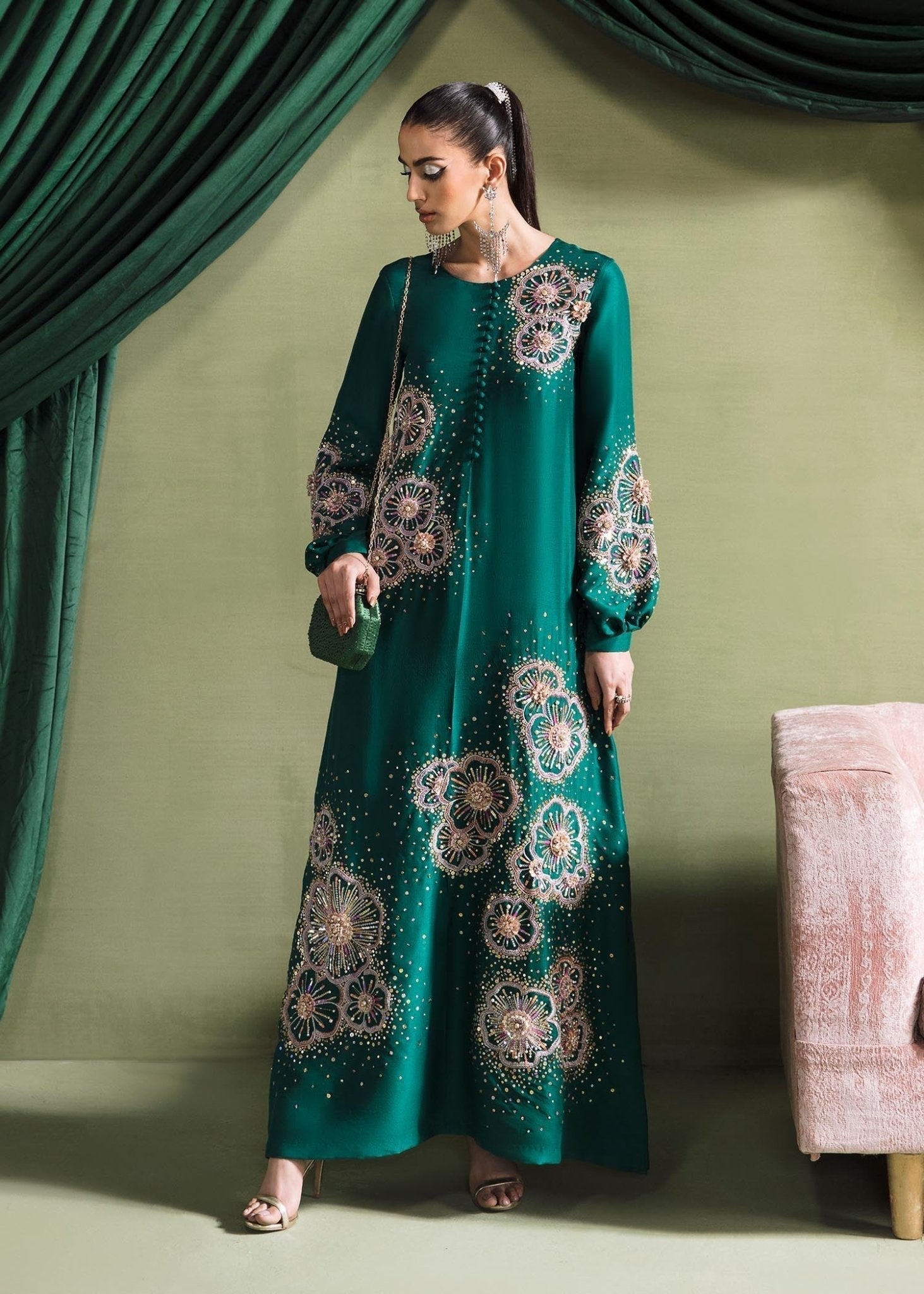 Kanwal Malik – Olivia Style