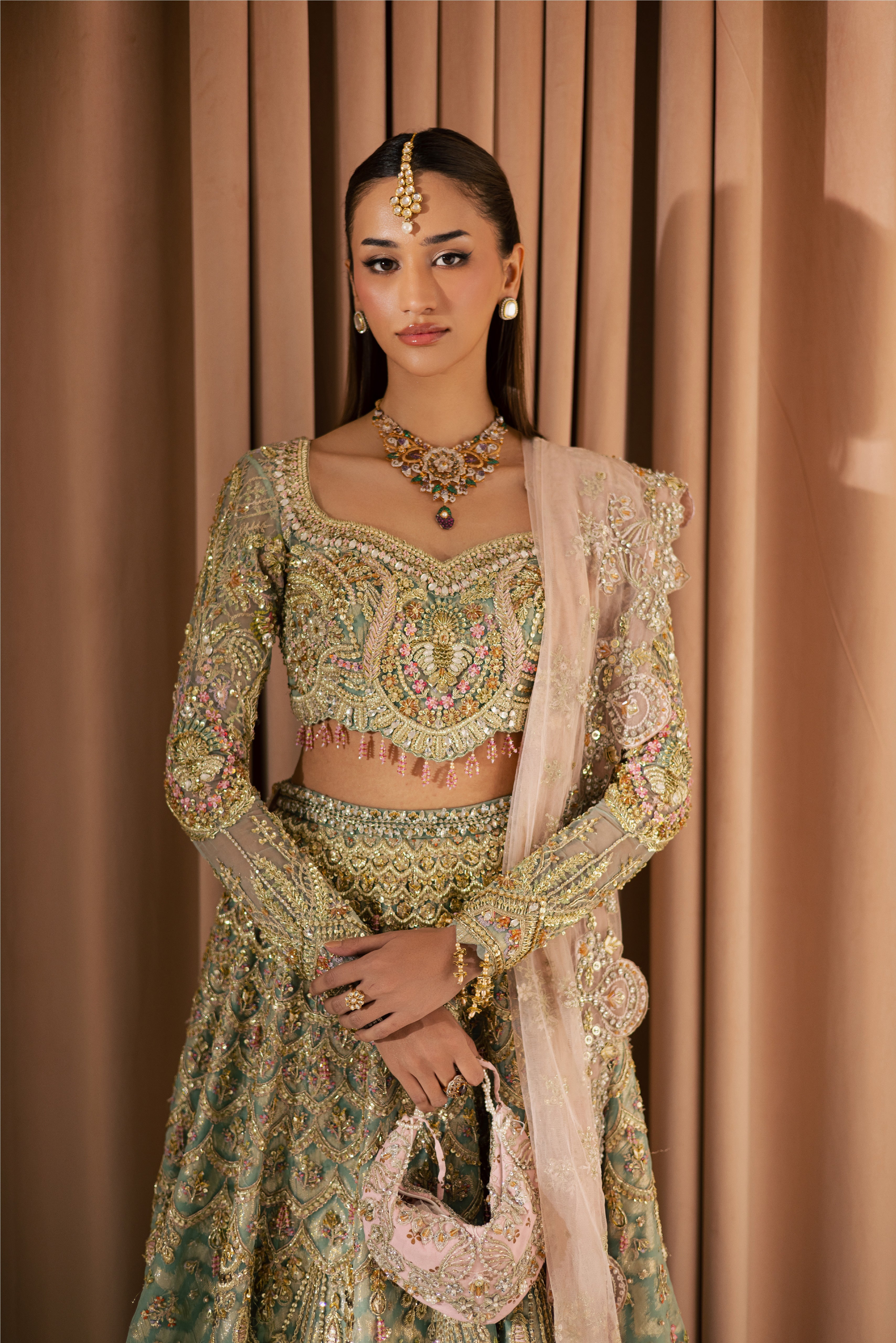 https://cdn.shopify.com/s/files/1/0523/4327/5696/files/kashaf-pakistani-bridal-couture-mysie-2.jpg?v=1762332227