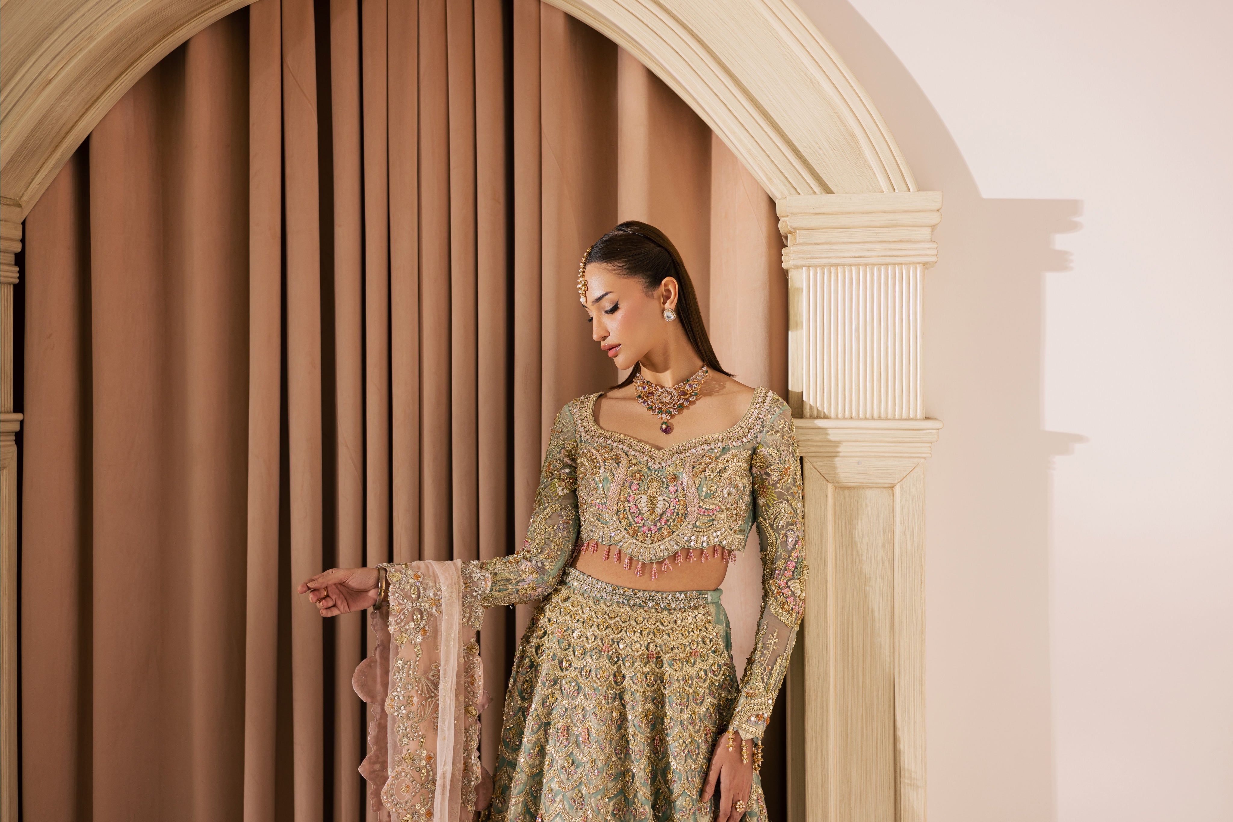 https://cdn.shopify.com/s/files/1/0523/4327/5696/files/kashaf-pakistani-bridal-couture-mysie-9.jpg?v=1762332129