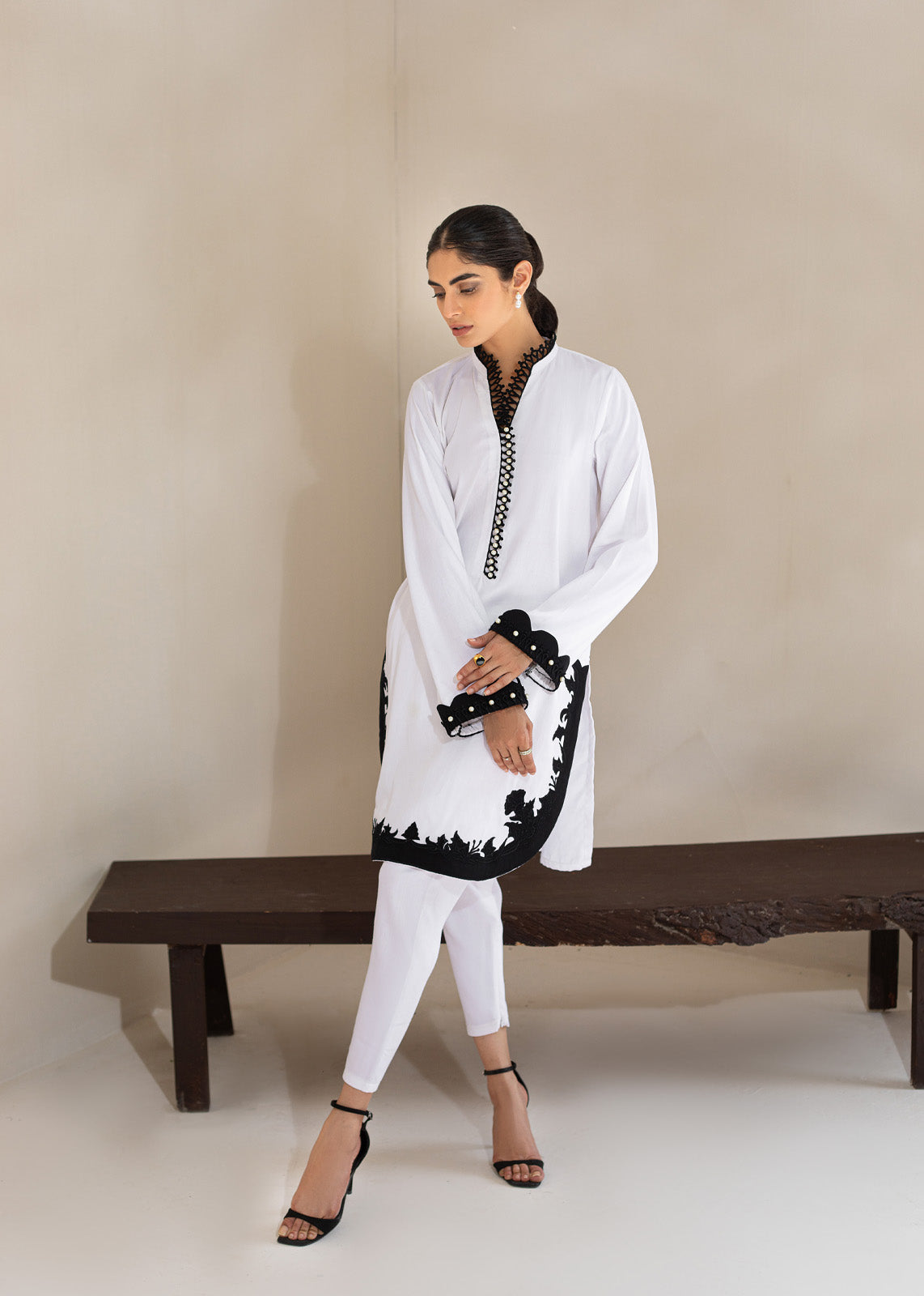 https://cdn.shopify.com/s/files/1/0412/9311/9639/products/kayra2.jpg?v=1755496417