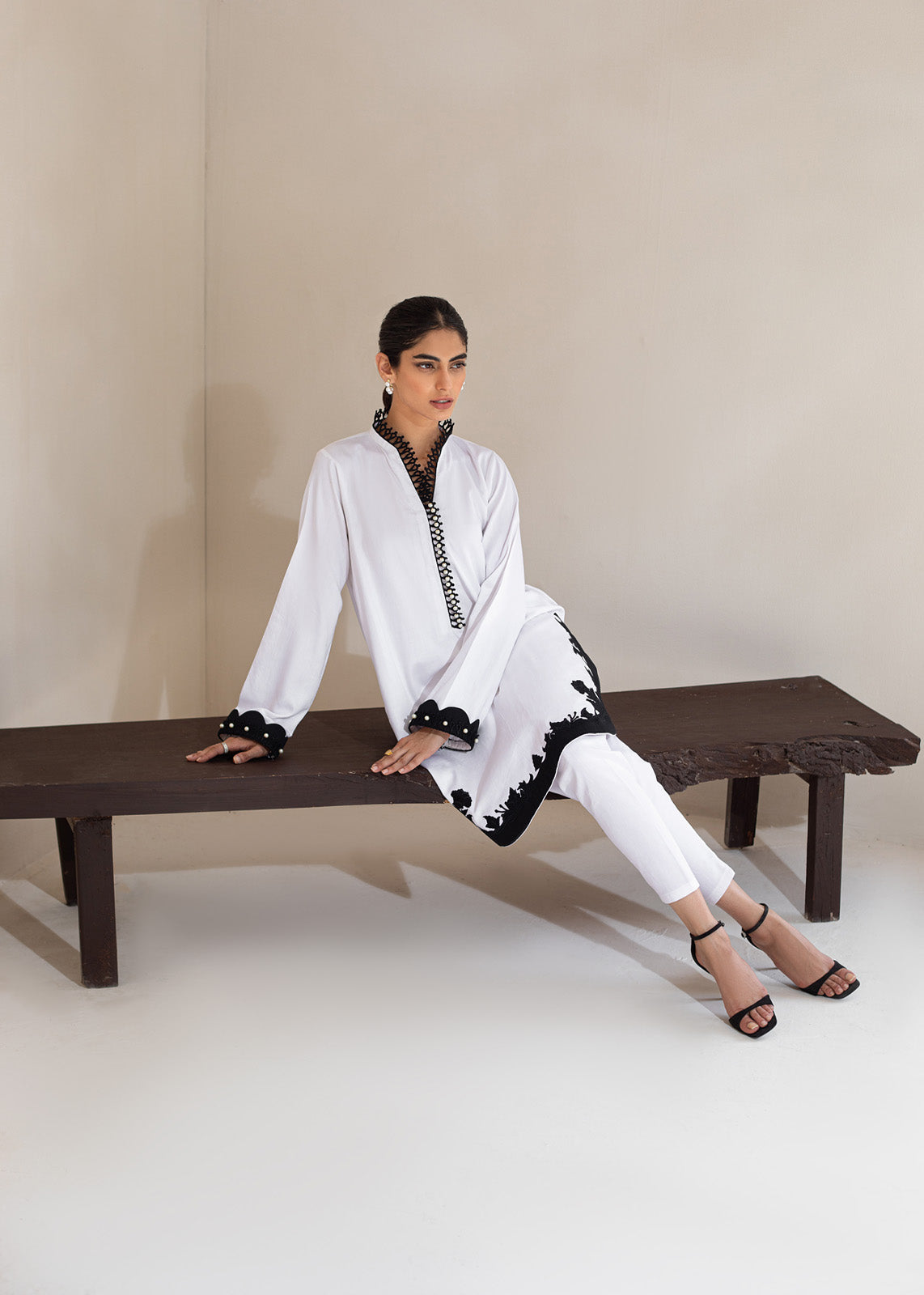 https://cdn.shopify.com/s/files/1/0412/9311/9639/products/kayra4.jpg?v=1755496417