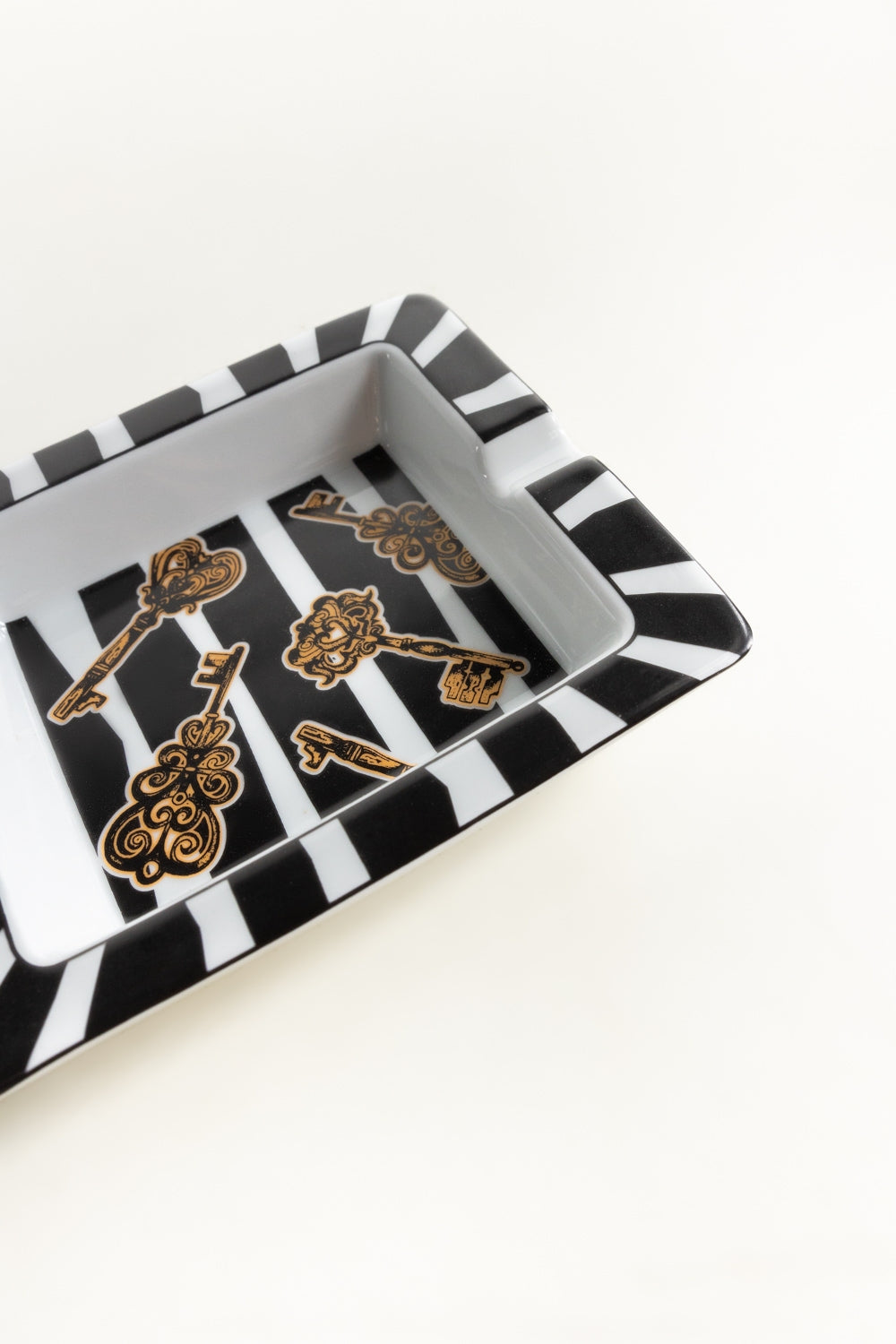 Keys Ash Tray Square