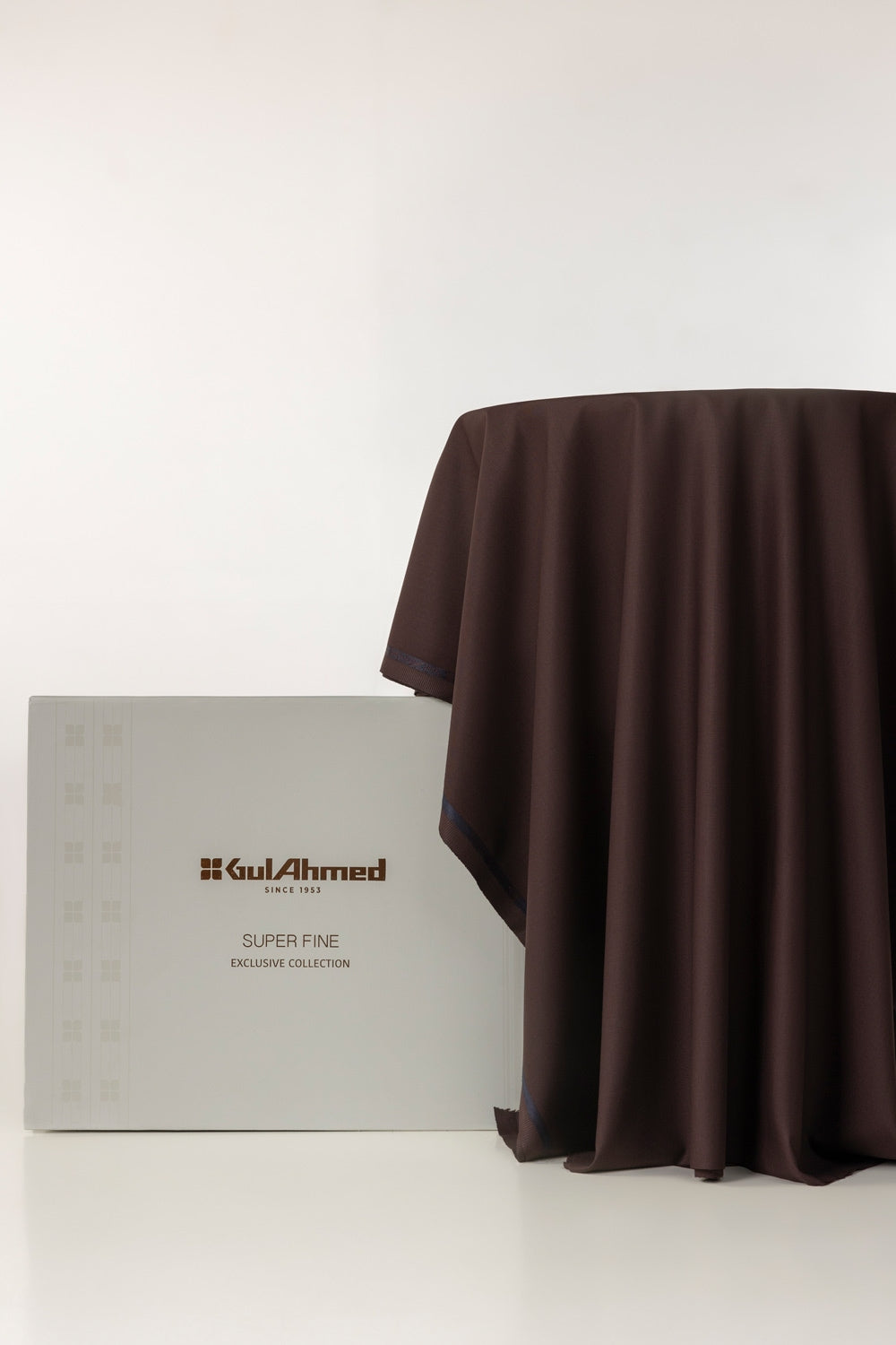 Kinetic Unstitched Fabric Blended With Gift Box