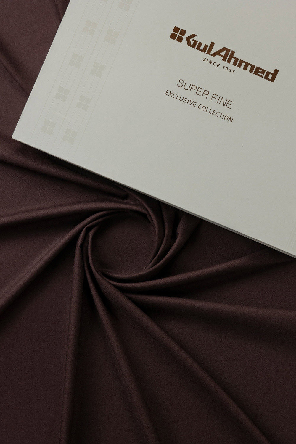 Kinetic Unstitched Fabric Blended With Gift Box