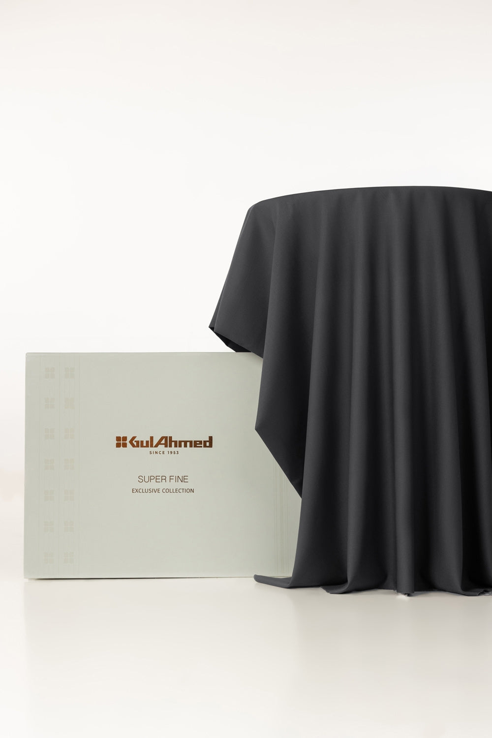 Kinetic Unstitched Fabric Blended With Gift Box