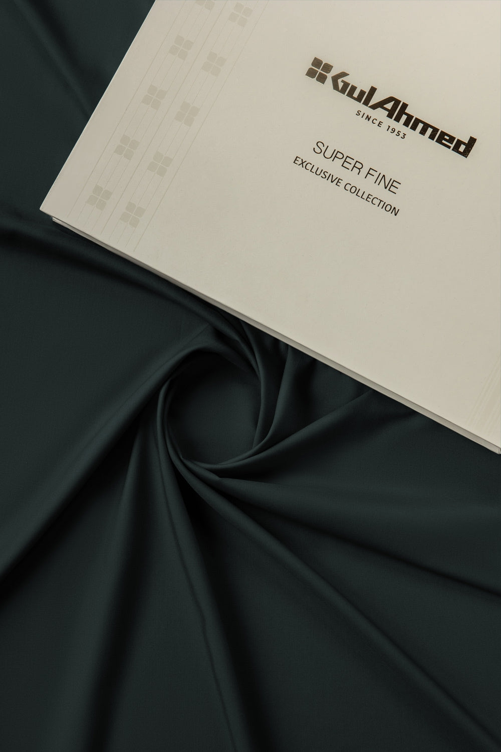Kinetic Unstitched Fabric Blended With Gift Box