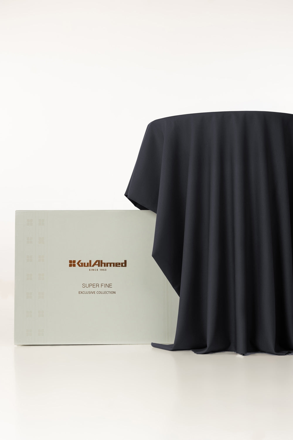 Kinetic Unstitched Fabric Blended With Gift Box