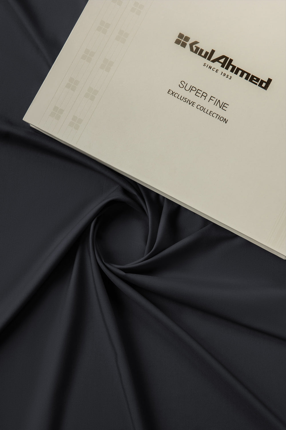 Kinetic Unstitched Fabric Blended With Gift Box