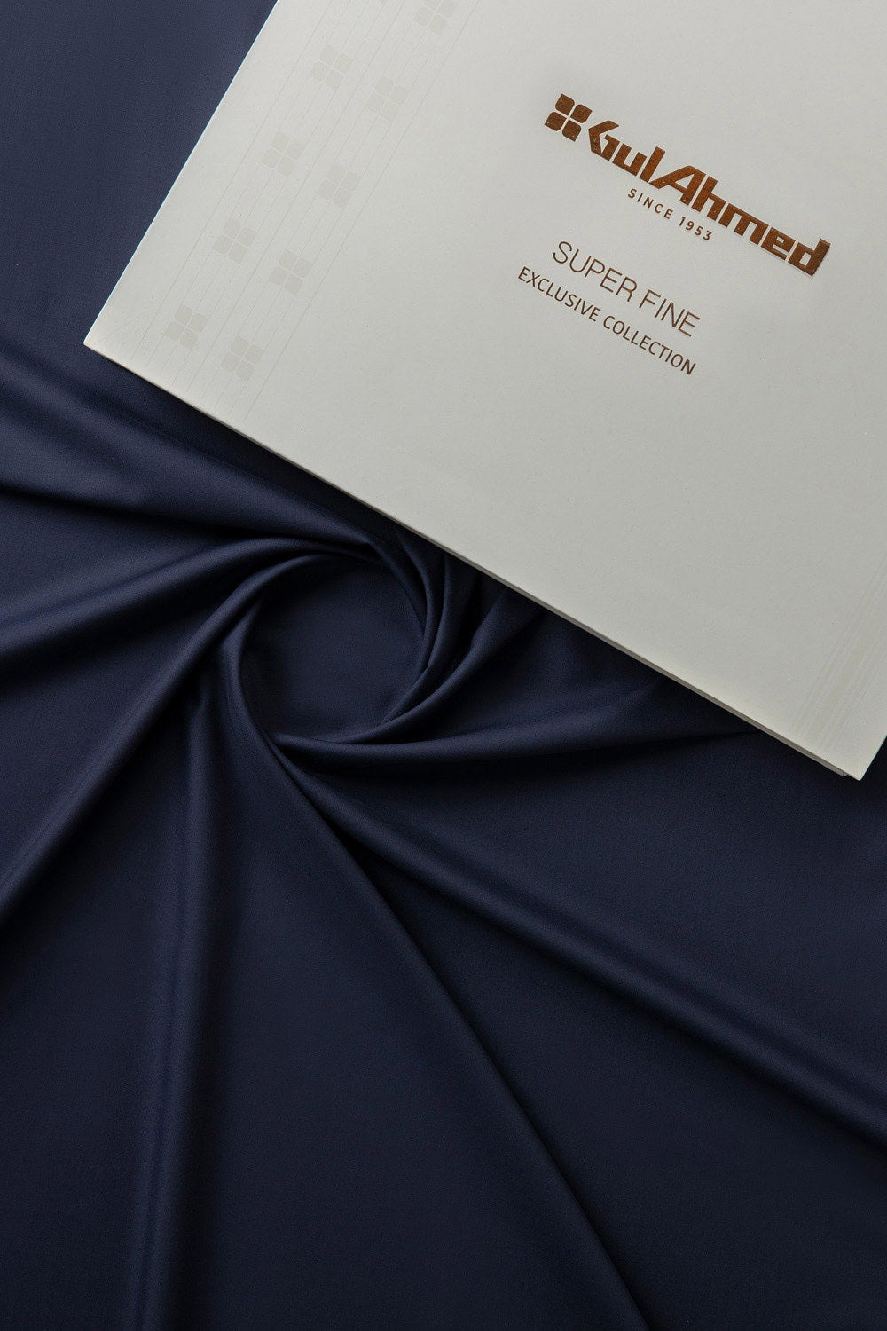 Kinetic Unstitched Fabric Blended With Gift Box