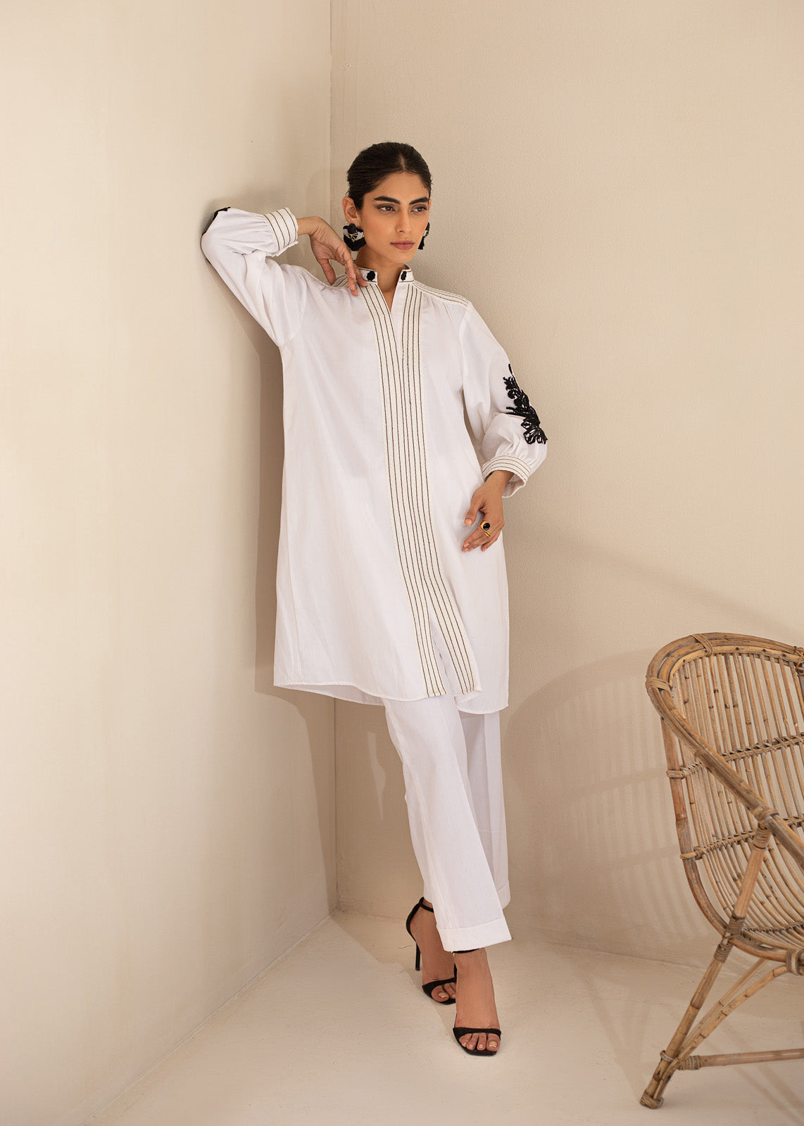https://cdn.shopify.com/s/files/1/0412/9311/9639/products/kylie1_86fd5374-0515-46be-aaa1-43ded1aa00f6.jpg?v=1755496408